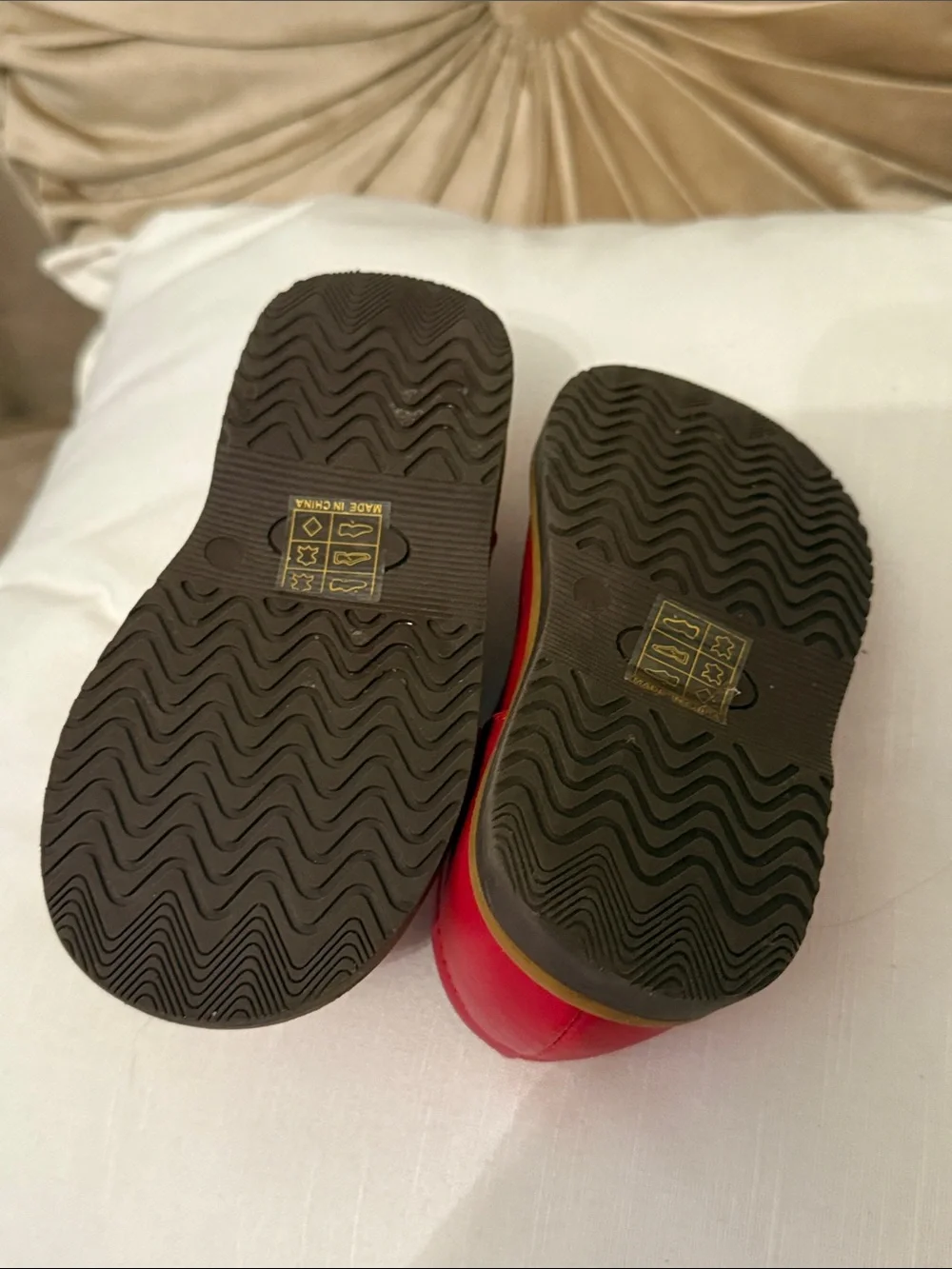 Shrimp and Grits Kids Red T-Bar Leather Mary Jane Shoes- like new!
